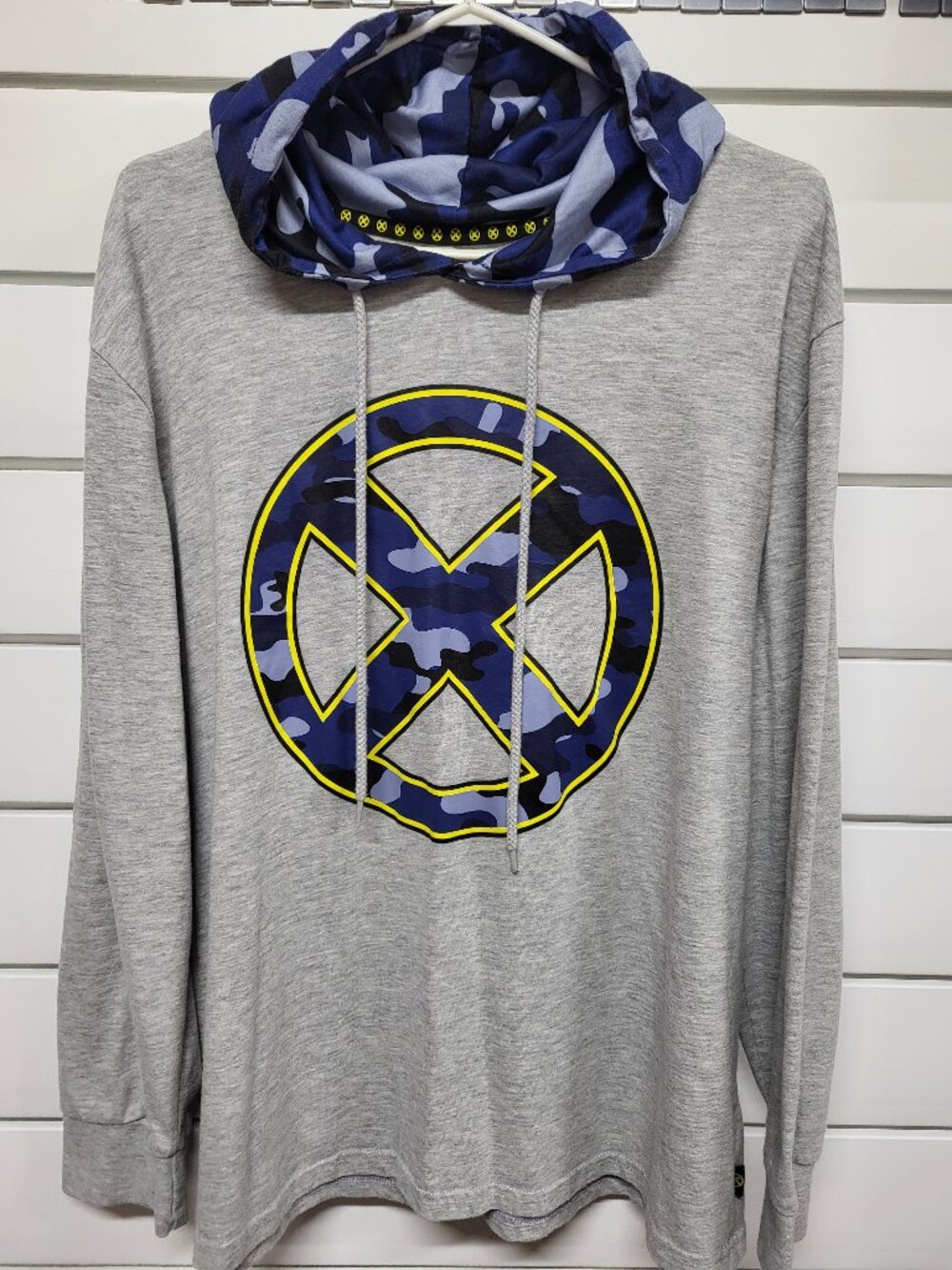 MARVEL Men's XL Blue Camo Long Sleeve Tee